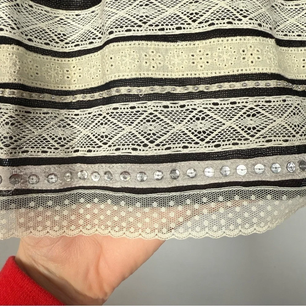 Laundry By Shelli Segal chic line